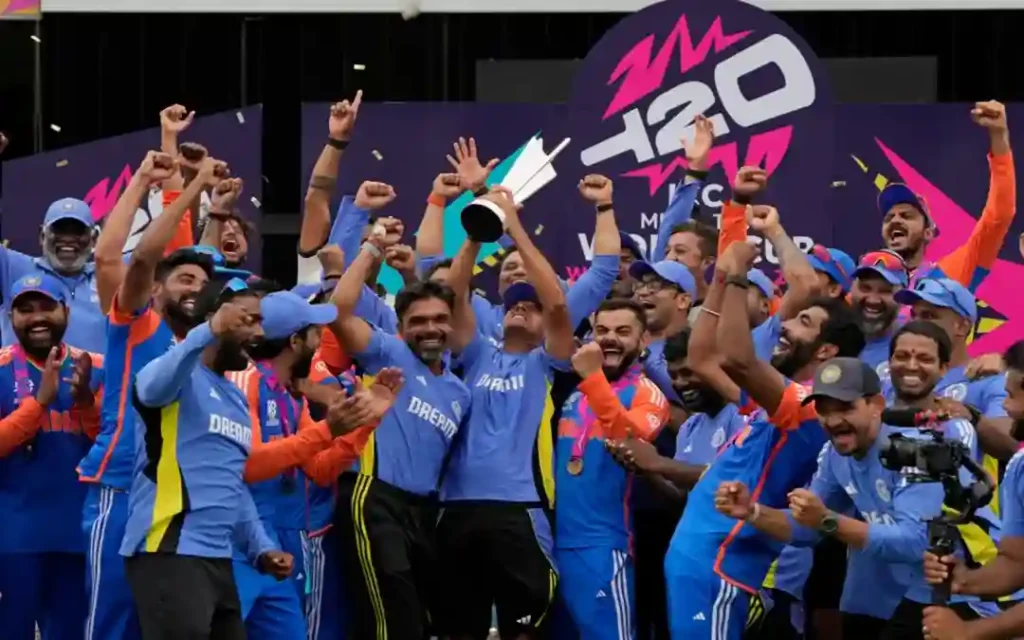 india-lift-the-world-cup-after-13-years